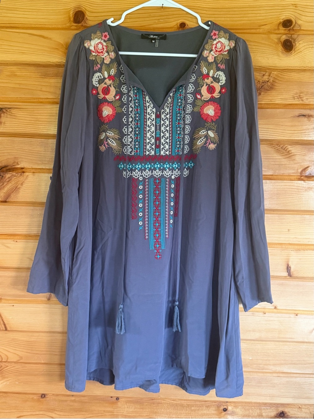 Gorgeous ANDREE BY UNIT Embroidered Gray Dress with Multicolor Floral Detail